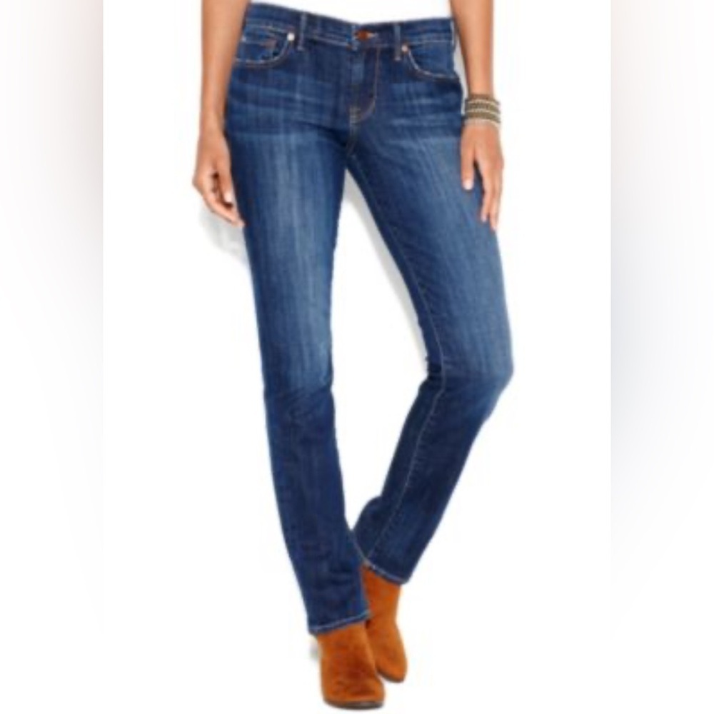 Lucky Brand Women's Dark Blue Straight Leg Jeans.     Size-2